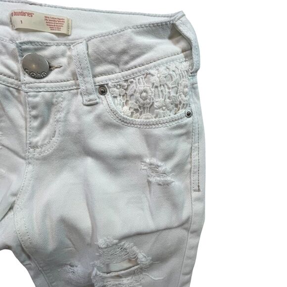 No Boundaries Capris 1 White Distressed Low Rise Denim Junior (W26L19) - Picture 10 of 16